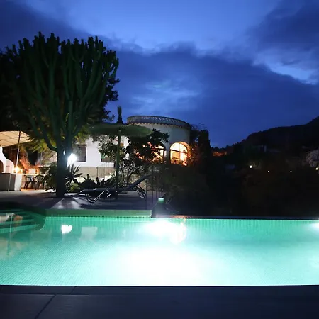 Holiday Hada Villa *